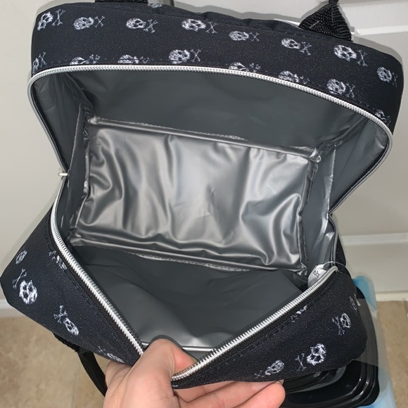 Fit and Fresh Skull Lunch Bag with FREE Containers and Cooler! - Picture 16 of 16
